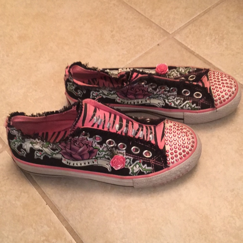 Skechers slip on shoes